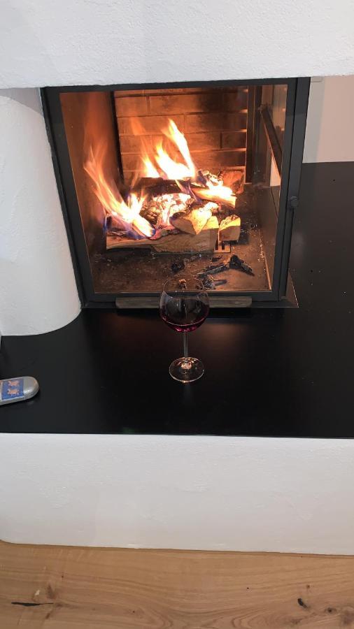 Renovated 3 Rooms Apartment In Ruschein Near Laax Exterior photo